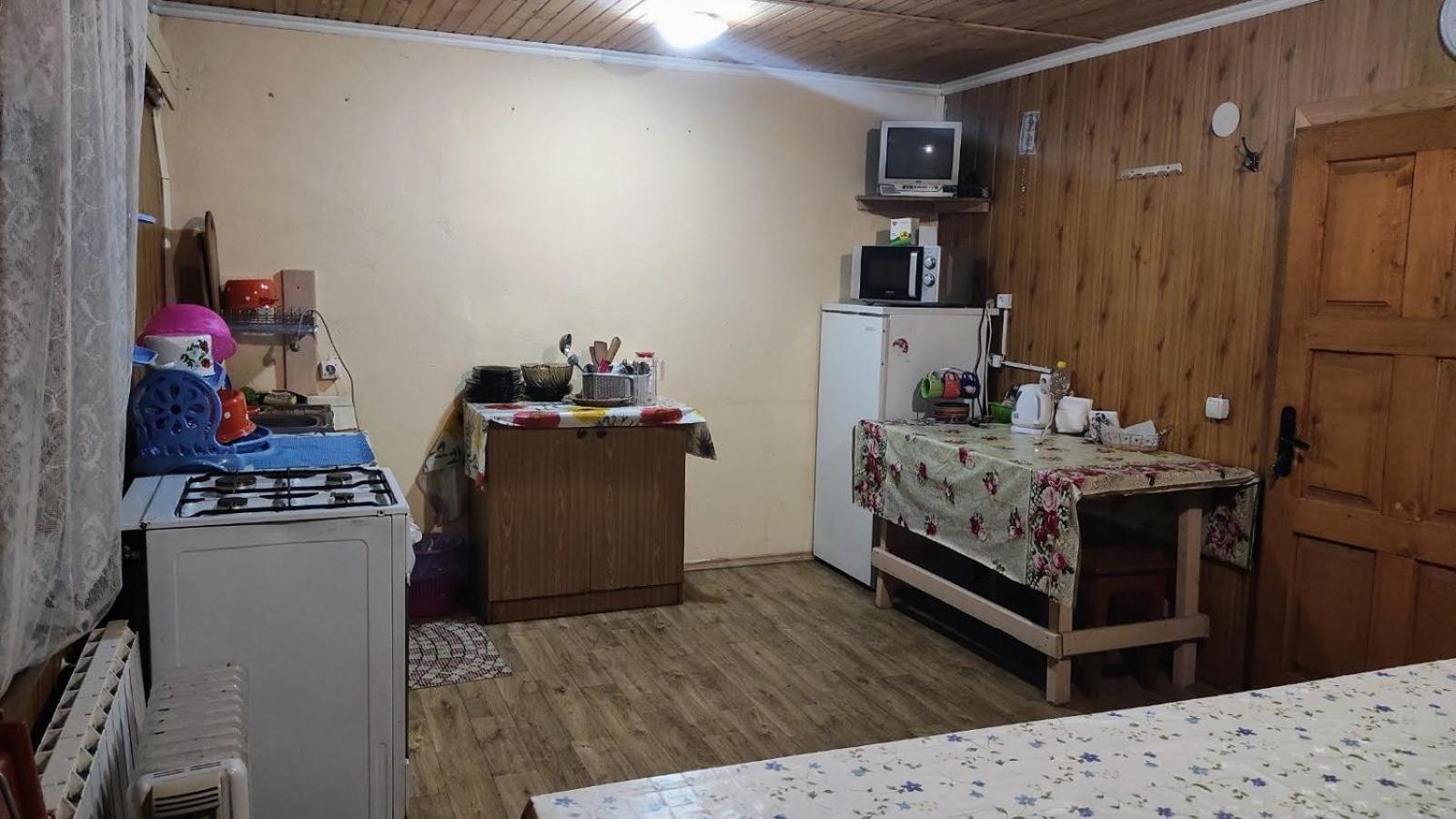 Мала Одеса Hotel Yablunytsya Quarto foto