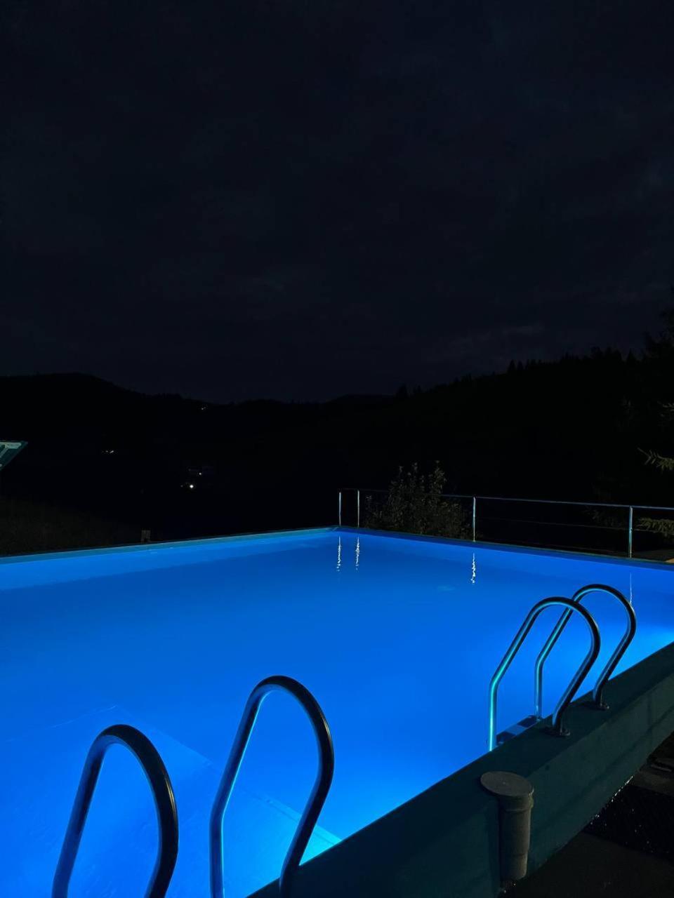Мала Одеса Hotel Yablunytsya Exterior foto